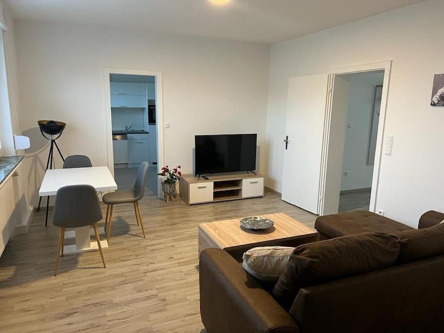 Eine Modern Renovierte Wohnung Mit Balkonterrasse. Lubbecke Esterno foto