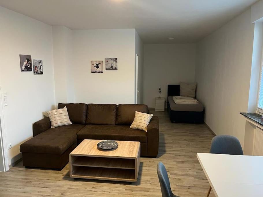 Eine Modern Renovierte Wohnung Mit Balkonterrasse. Lubbecke Esterno foto