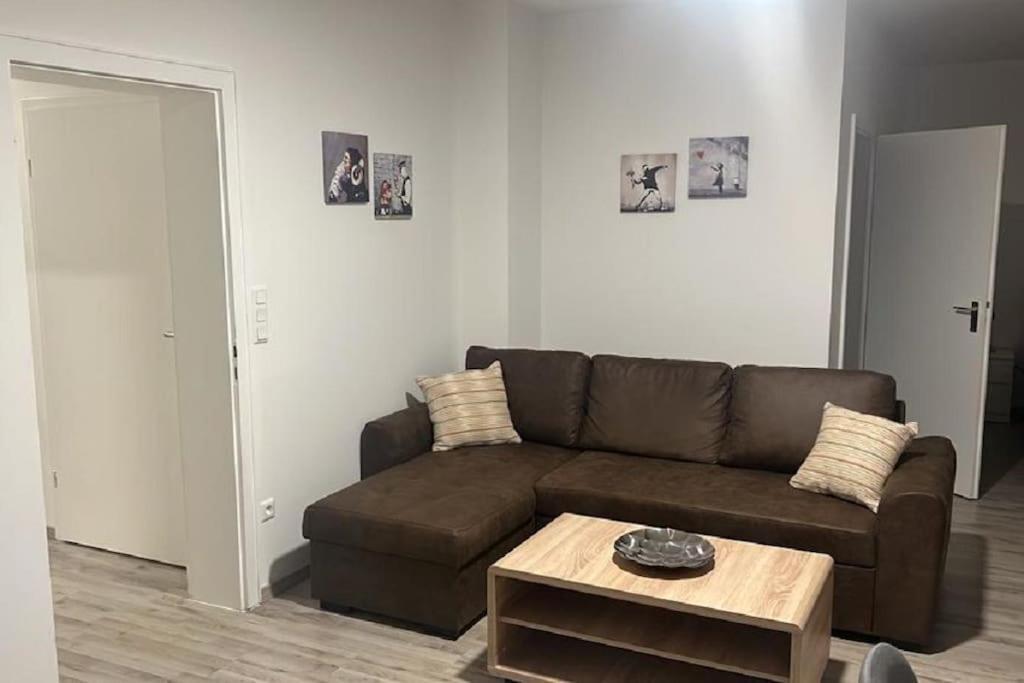 Eine Modern Renovierte Wohnung Mit Balkonterrasse. Lubbecke Esterno foto
