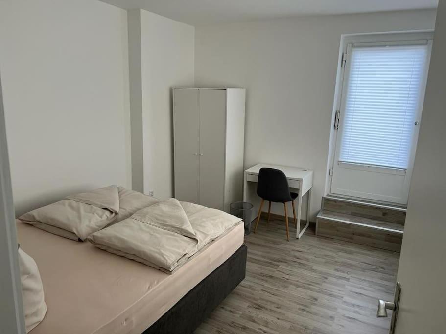 Eine Modern Renovierte Wohnung Mit Balkonterrasse. Lubbecke Esterno foto